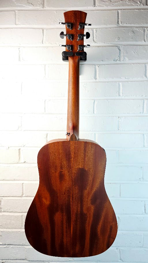 FAITH FDS MINI SATURN NOMAD ELECTRO ACOUSTIC TRAVEL GUITAR AND CASE