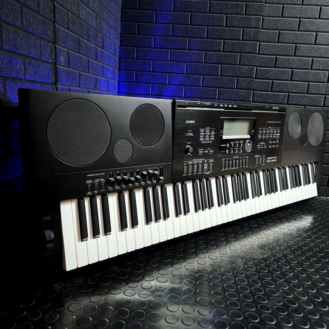 CASIO WK7600 76 KEY PORTABLE KEYBOARD WORKSTATION