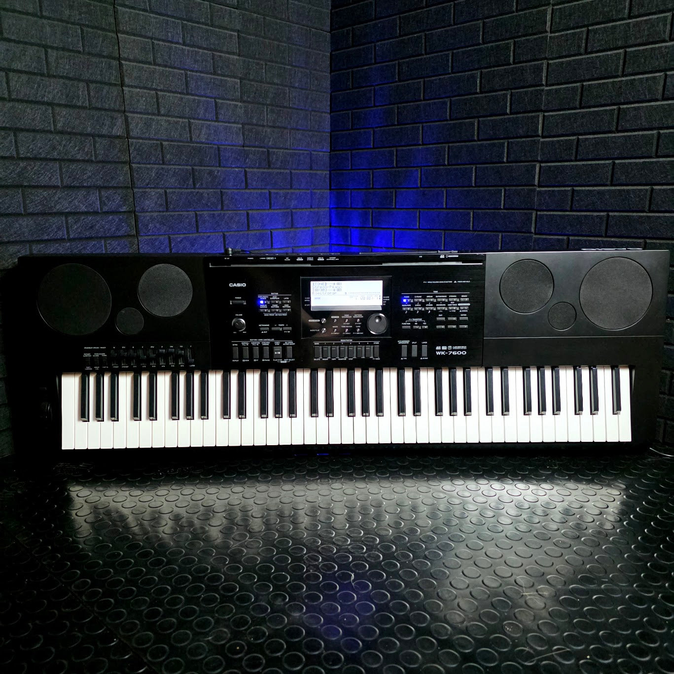 CASIO WK7600 76 KEY PORTABLE KEYBOARD WORKSTATION