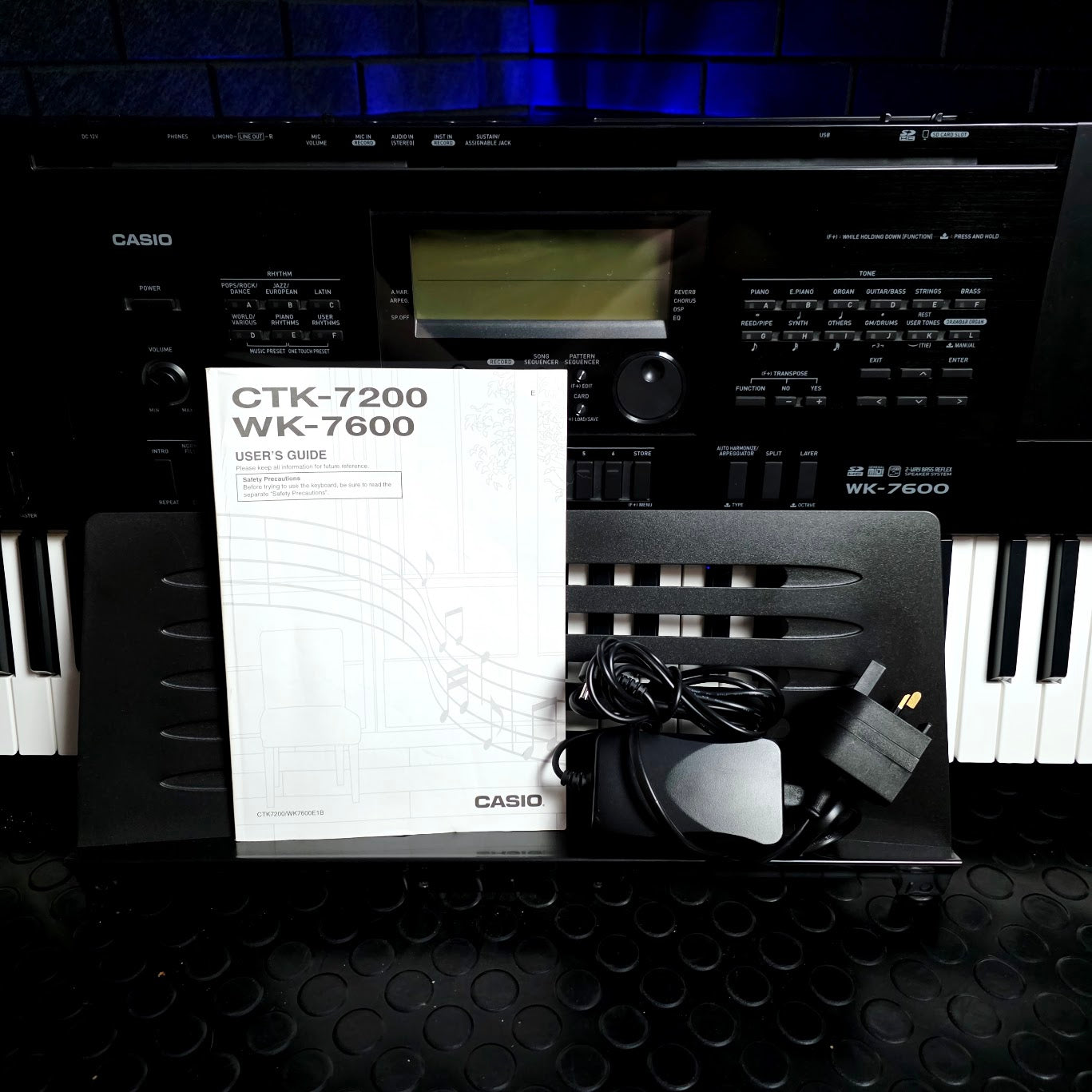CASIO WK7600 76 KEY PORTABLE KEYBOARD WORKSTATION