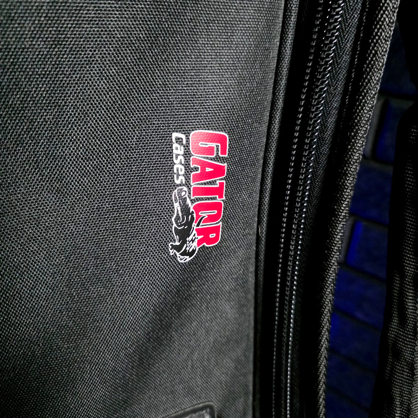 GATOR 76 KEY KEYBOARD CASE WITH SOFT PAD INTERIOR