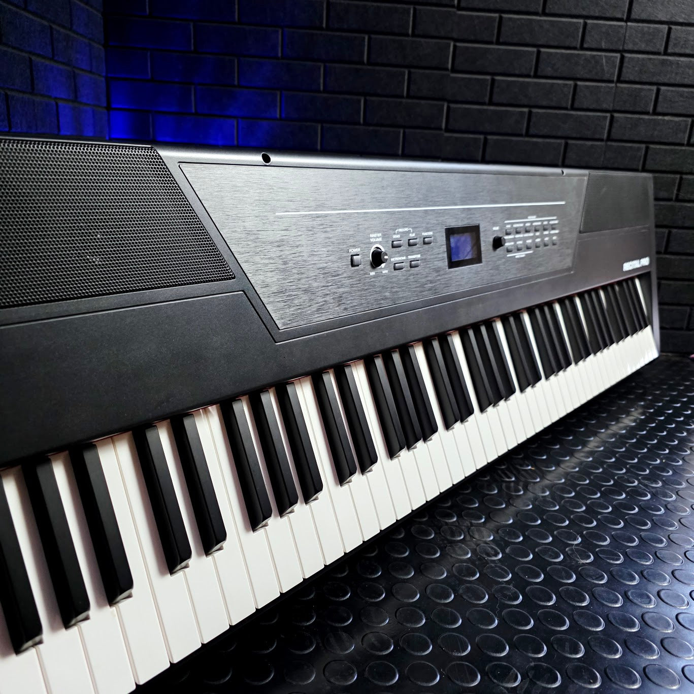 ALESIS RECITAL PRO 88 KEY TOUCH SENSITIVE KEYBOARD