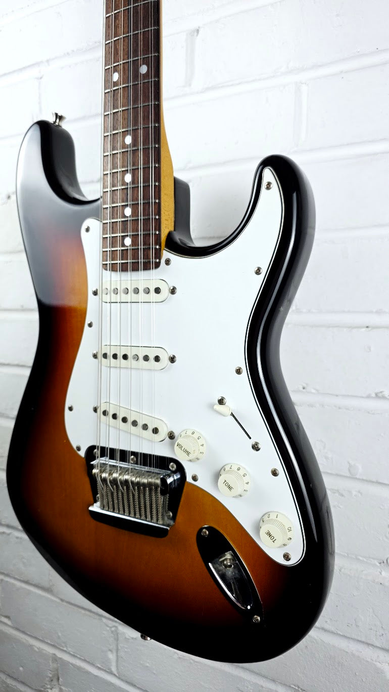 FENDER STRATOCASTER XII 12 STRING 3 TONE SUNBURST 90S JAPAN ELECTRIC GUITAR
