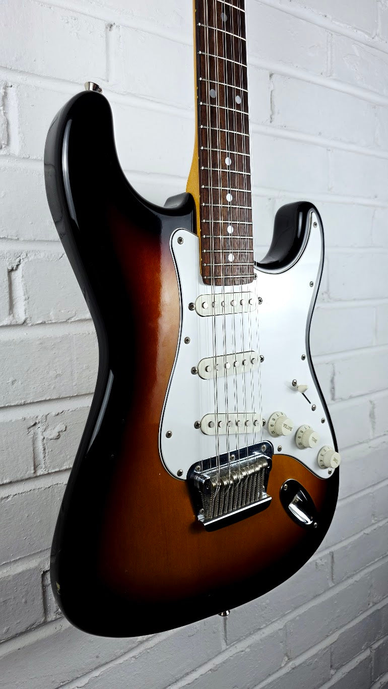 FENDER STRATOCASTER XII 12 STRING 3 TONE SUNBURST 90S JAPAN ELECTRIC GUITAR