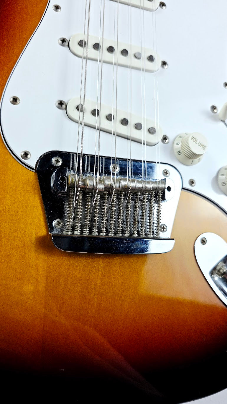 FENDER STRATOCASTER XII 12 STRING 3 TONE SUNBURST 90S JAPAN ELECTRIC GUITAR