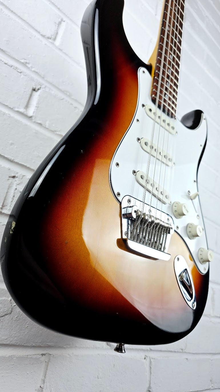 FENDER STRATOCASTER XII 12 STRING 3 TONE SUNBURST 90S JAPAN ELECTRIC GUITAR