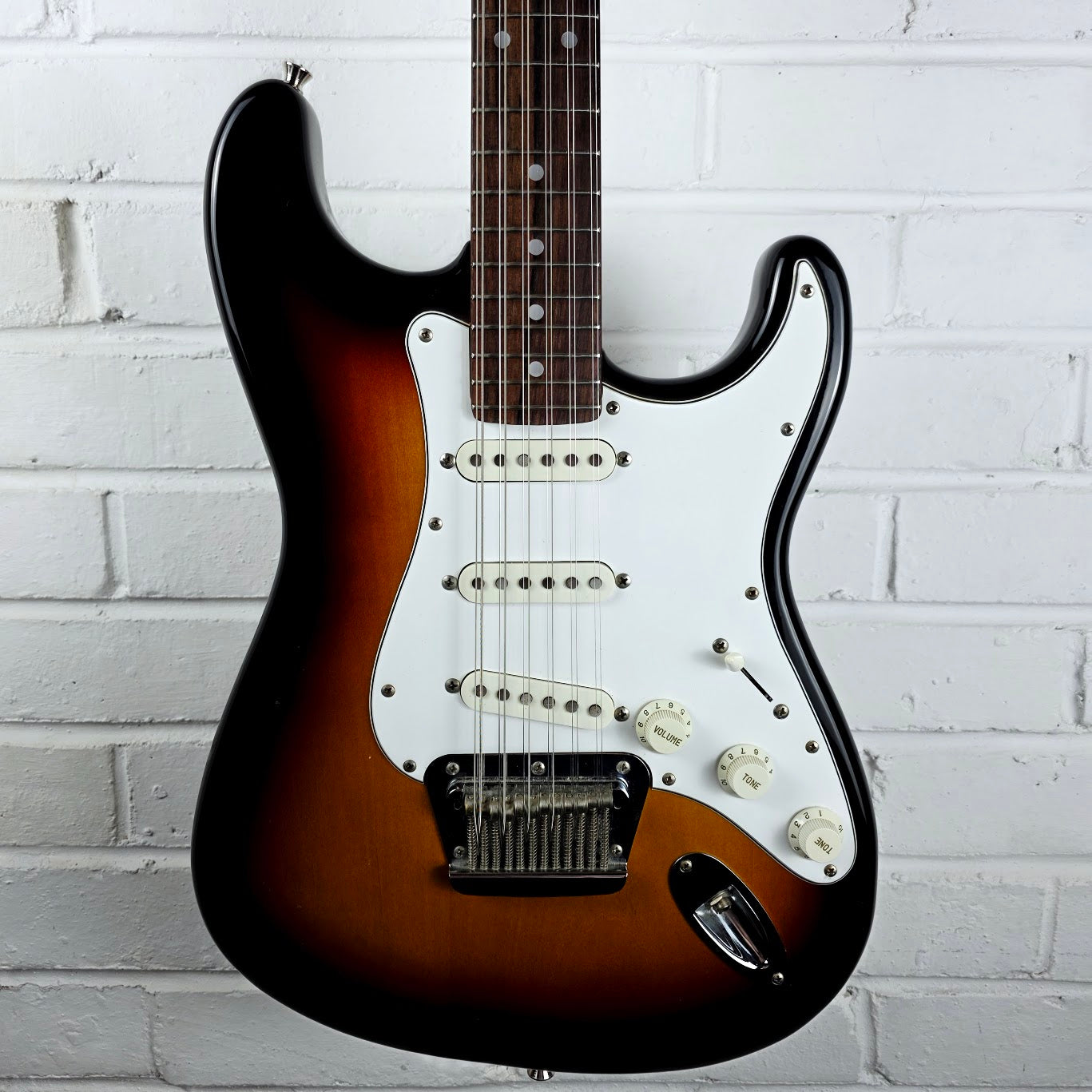 FENDER STRATOCASTER XII 12 STRING 3 TONE SUNBURST 90S JAPAN ELECTRIC GUITAR