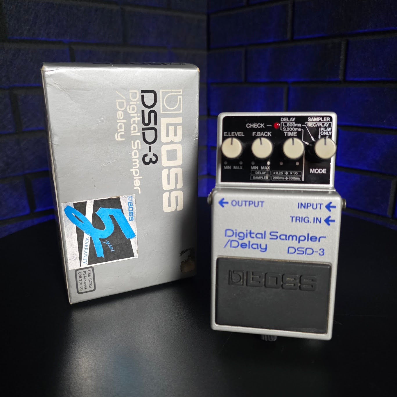 BOSS DSD-3 DIGITAL SAMPLER DELAY 80s JAPAN VINTAGE PEDAL WITH BOX