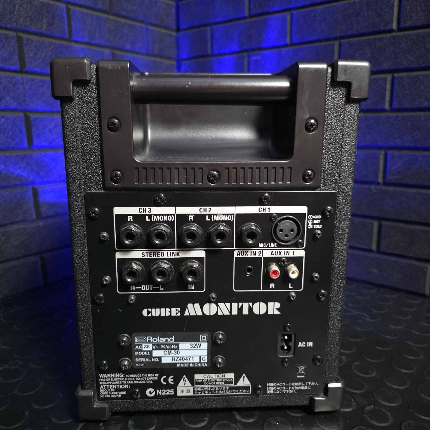 ROLAND CUBE MONITOR CM-30