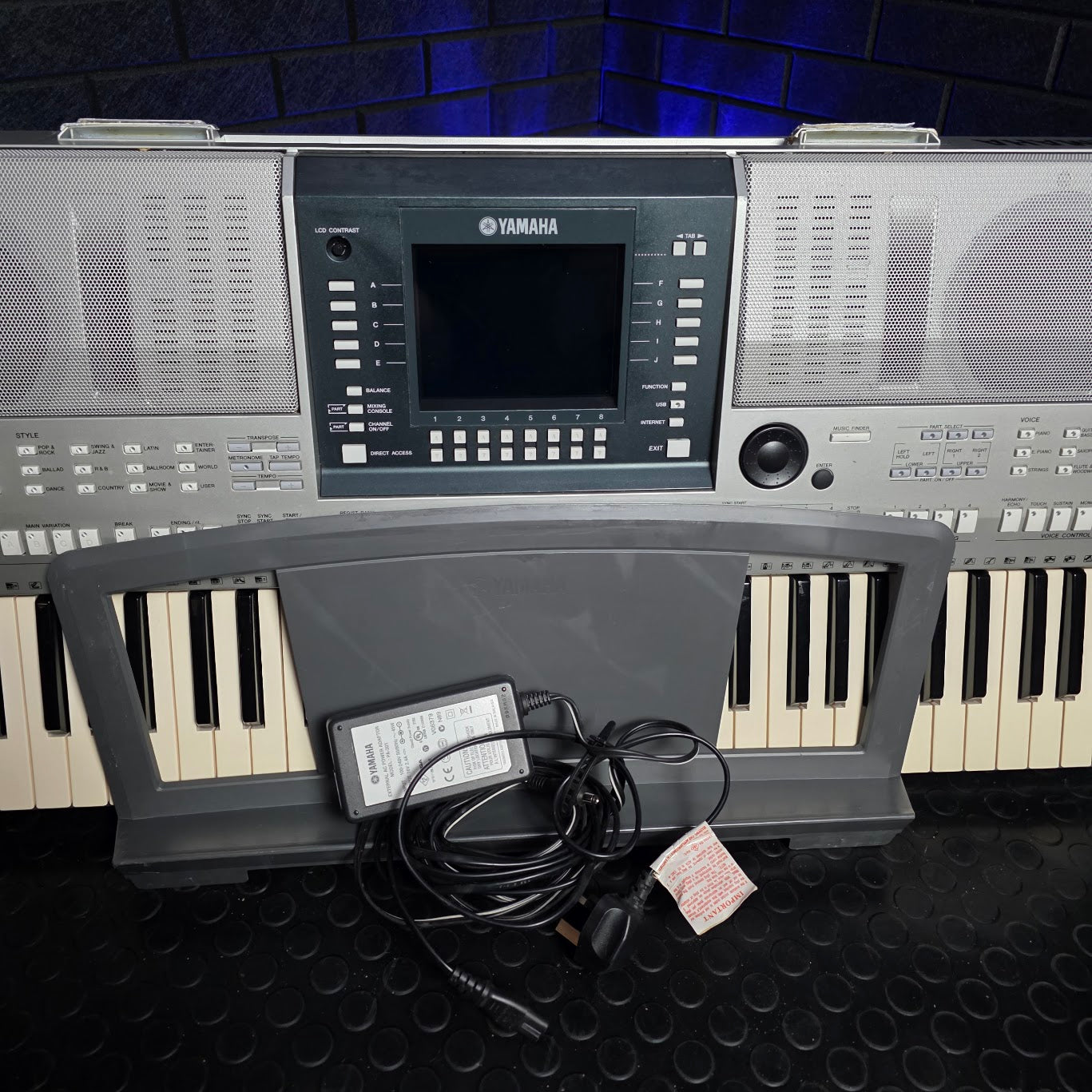 YAMAHA PSR S710 61 KEY ARRANGER WORKSTATION KEYBOARD