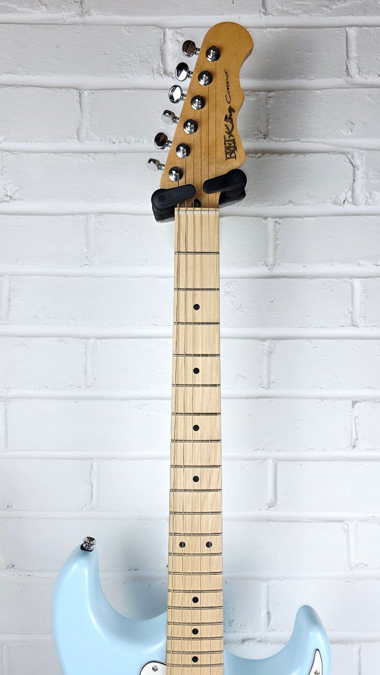FRET KING CORONA LAGUNA BLUE ELECTRIC GUITAR + CASE