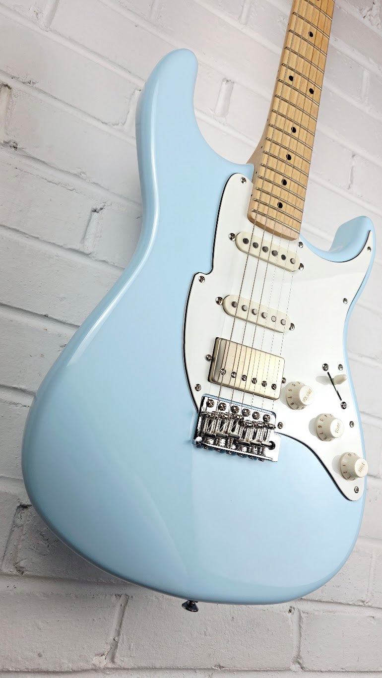 FRET KING CORONA LAGUNA BLUE ELECTRIC GUITAR + CASE