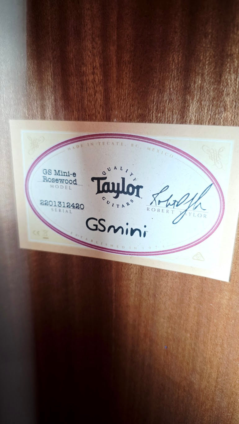 TAYLOR GS MINI E ROSEWOOD ELECTRO ACOUSTIC GUITAR + TAYLOR CASE