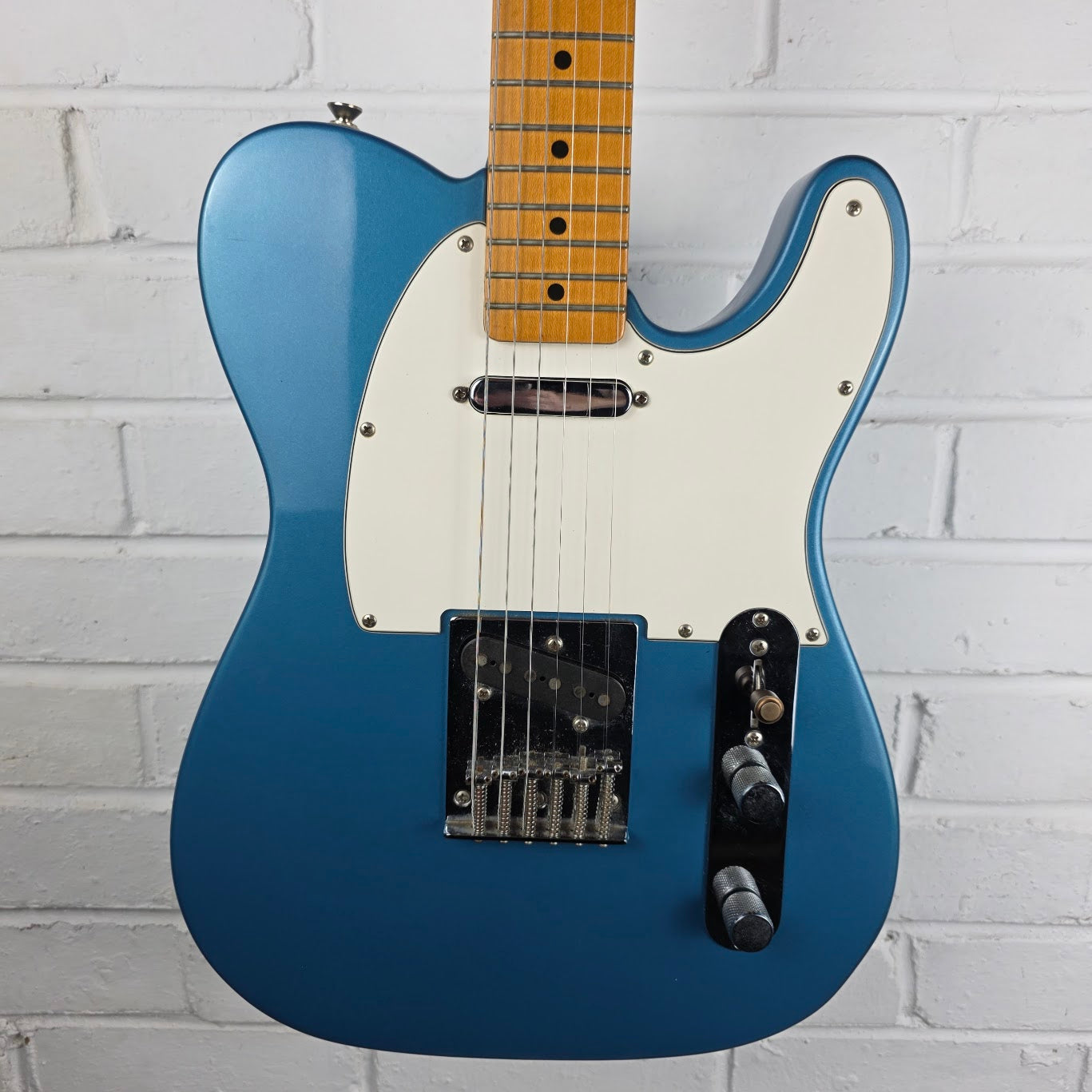 FENDER 1992 TELECASTER LAKE PLACID BLUE MIM ELECTRIC GUITAR