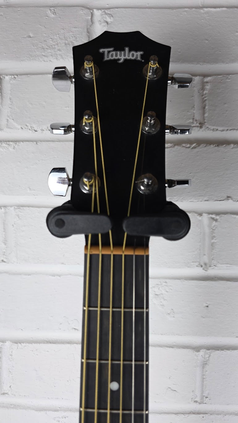 TAYLOR BIG BABY 307-GB ACOUSTIC GUITAR + TAYLOR CASE