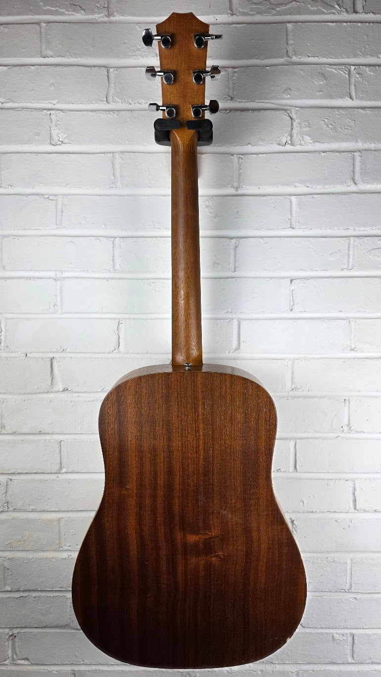 TAYLOR BIG BABY 307-GB ACOUSTIC GUITAR + TAYLOR CASE