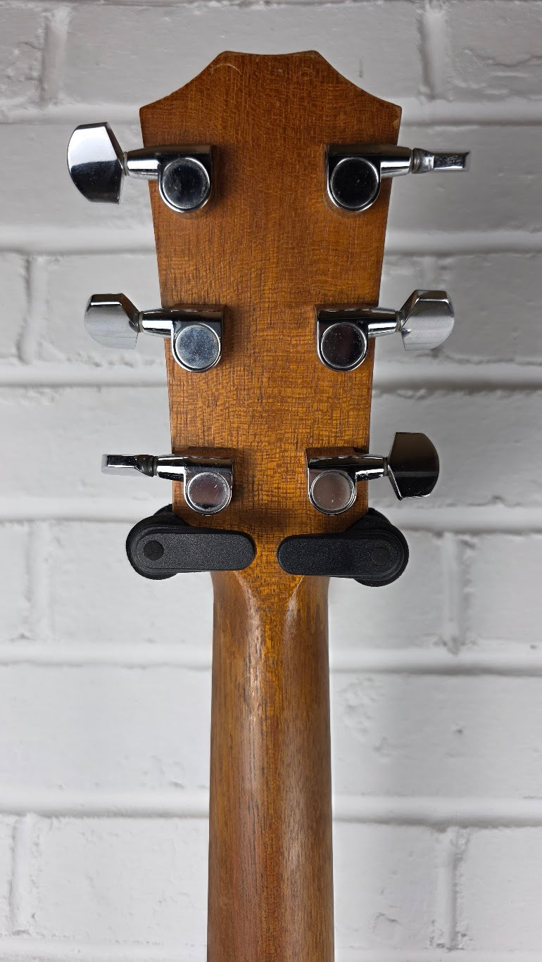 TAYLOR BIG BABY 307-GB ACOUSTIC GUITAR + TAYLOR CASE