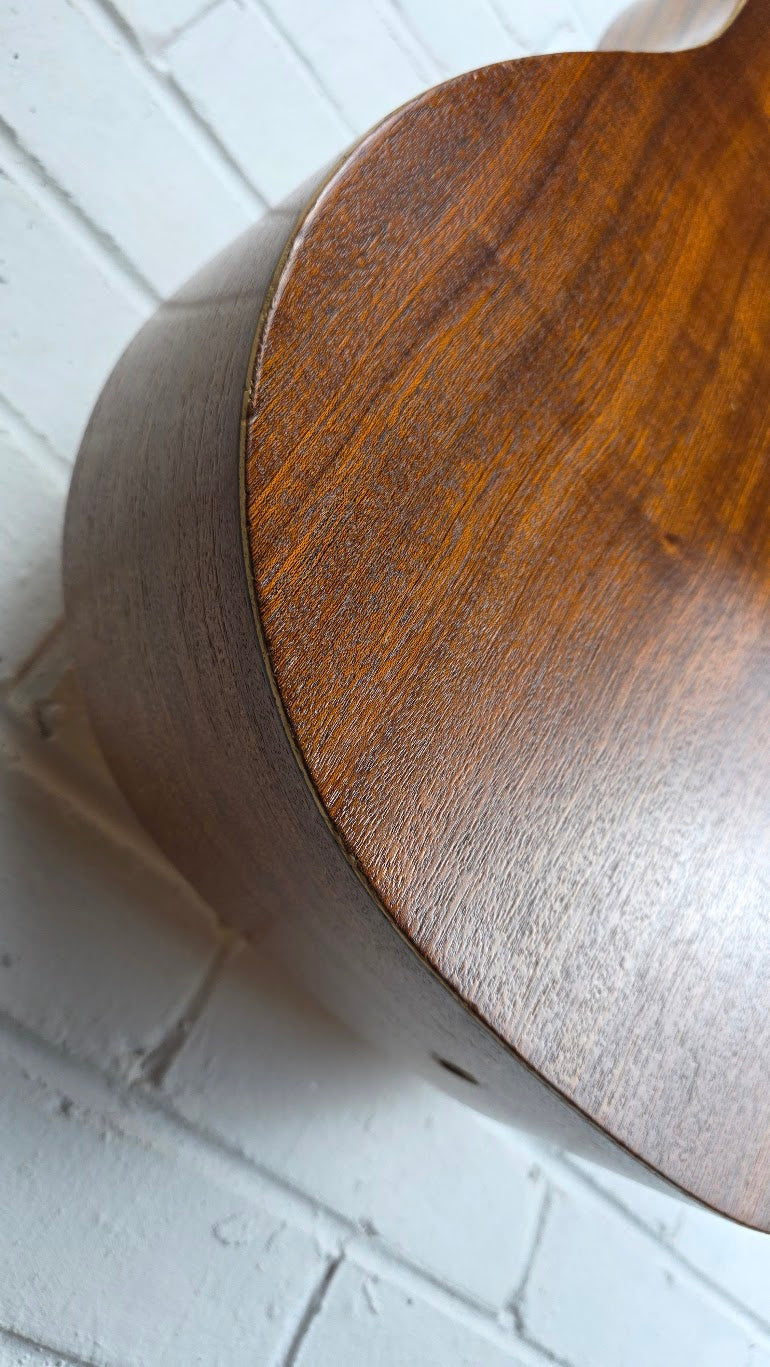 TAYLOR BIG BABY 307-GB ACOUSTIC GUITAR + TAYLOR CASE