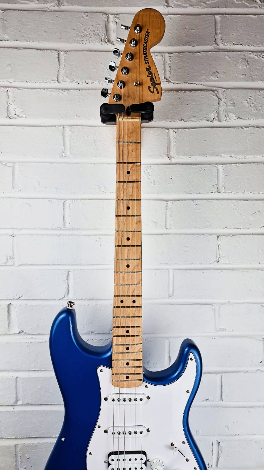 FENDER SQUIER AFFINITY STRATOCASTER BLUE WITH MAPLE NECK ELECTRIC GUITAR