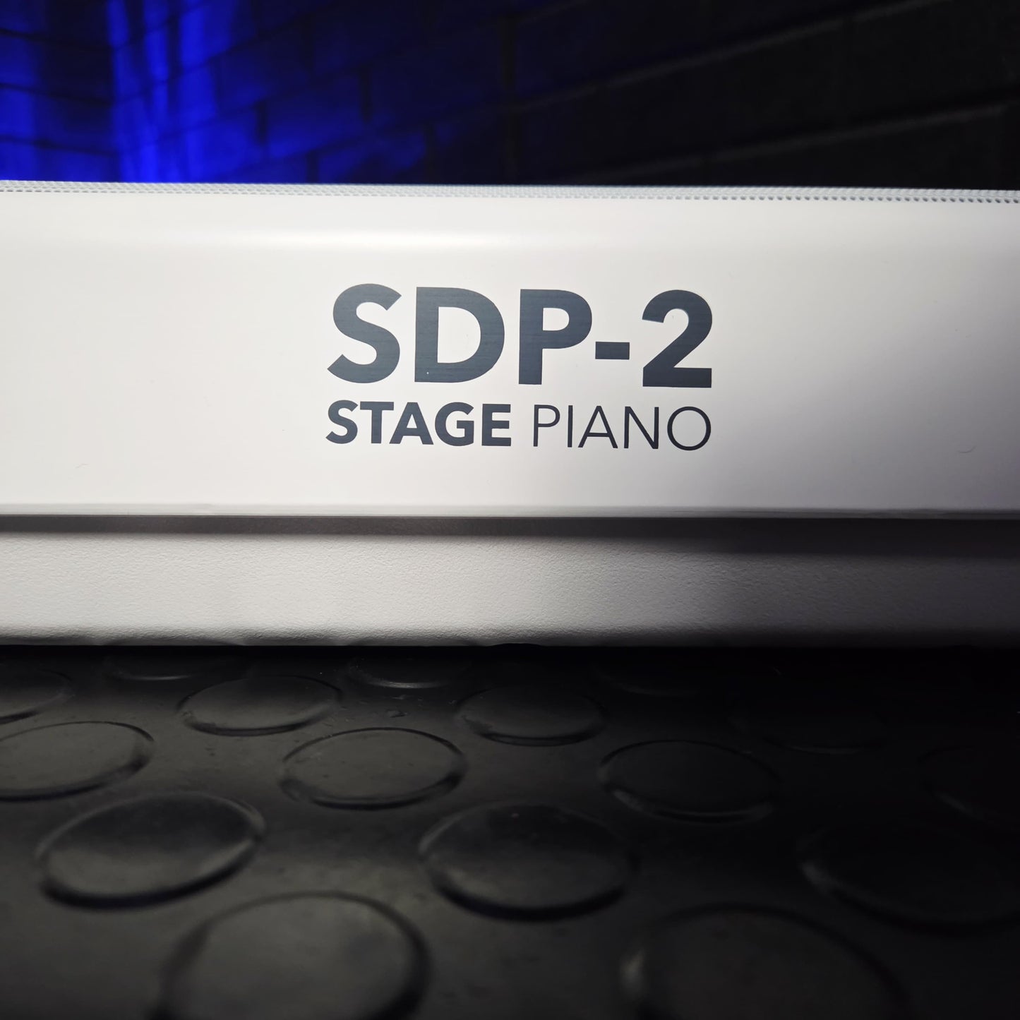 GEAR4MUSIC SDP-2 STAGE PIANO WHITE 88 KEY TOUCH SENSTIVE