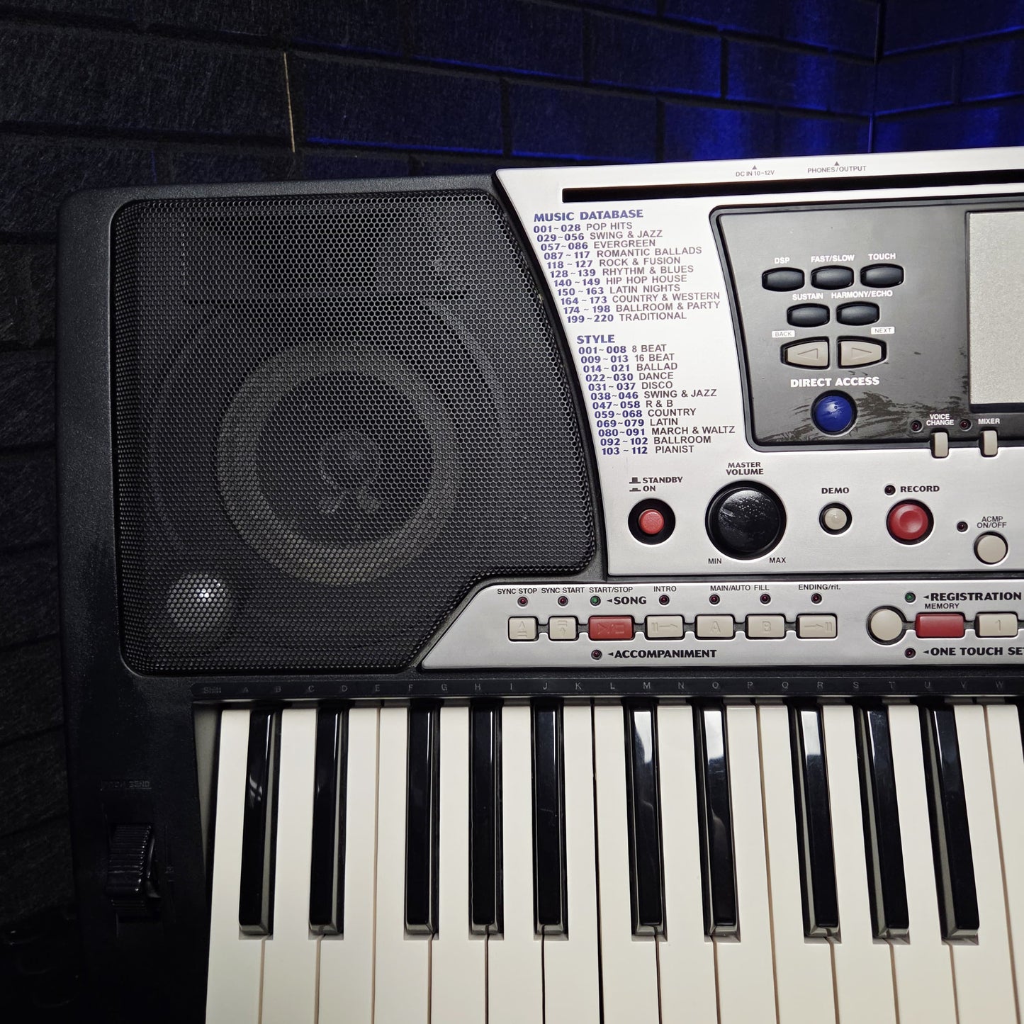 YAMAHA PSR550 PORTATONE 61 KEY MIDI KEYBOARD SYNTH