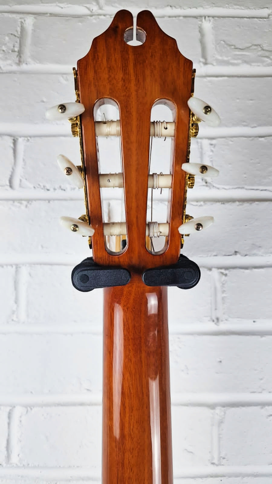 WASHBURN C64SCE CLASSICAL ELECTRO GUITAR