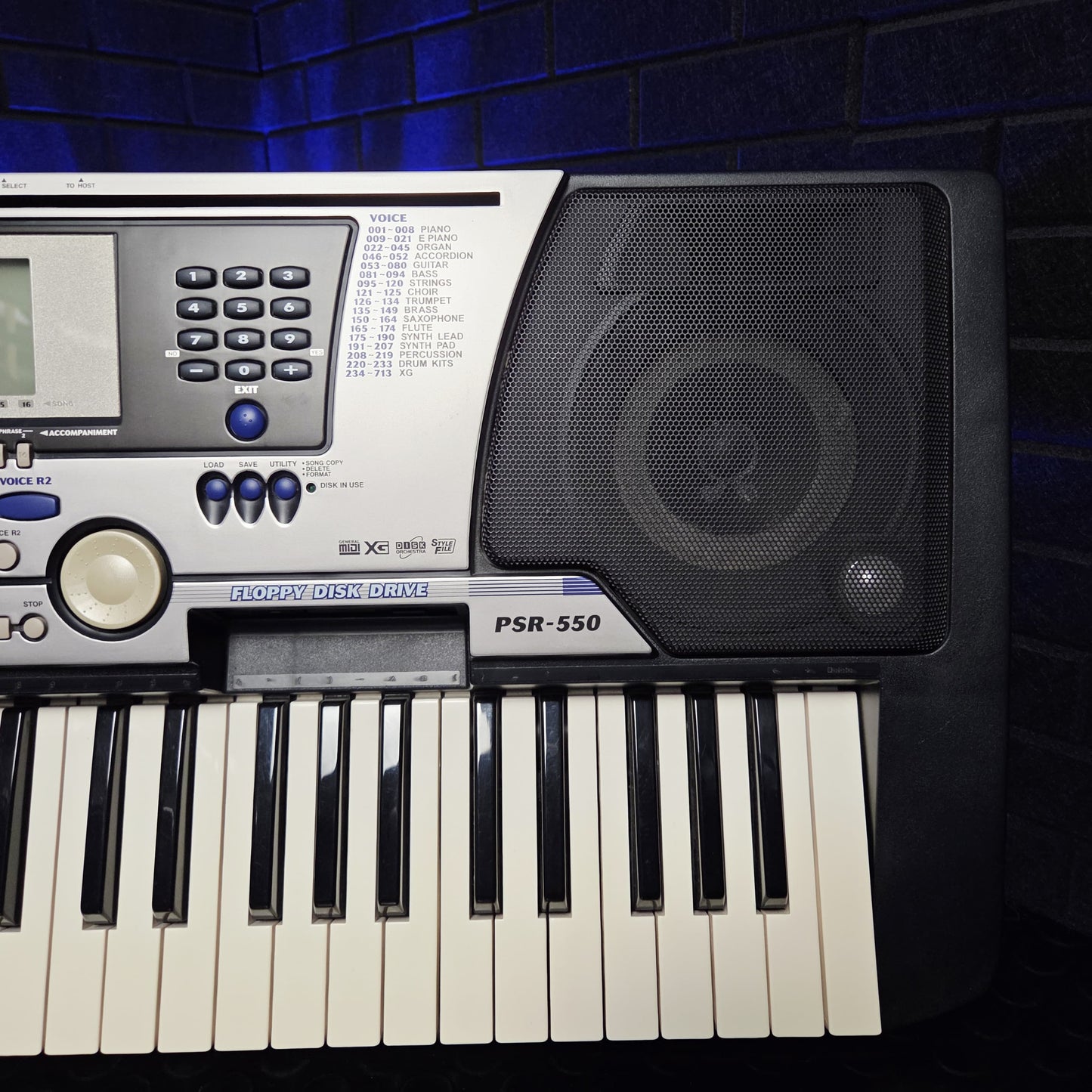 YAMAHA PSR550 PORTATONE 61 KEY MIDI KEYBOARD SYNTH