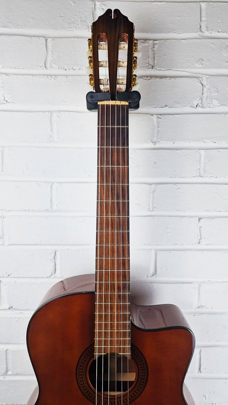 WASHBURN C64SCE CLASSICAL ELECTRO GUITAR