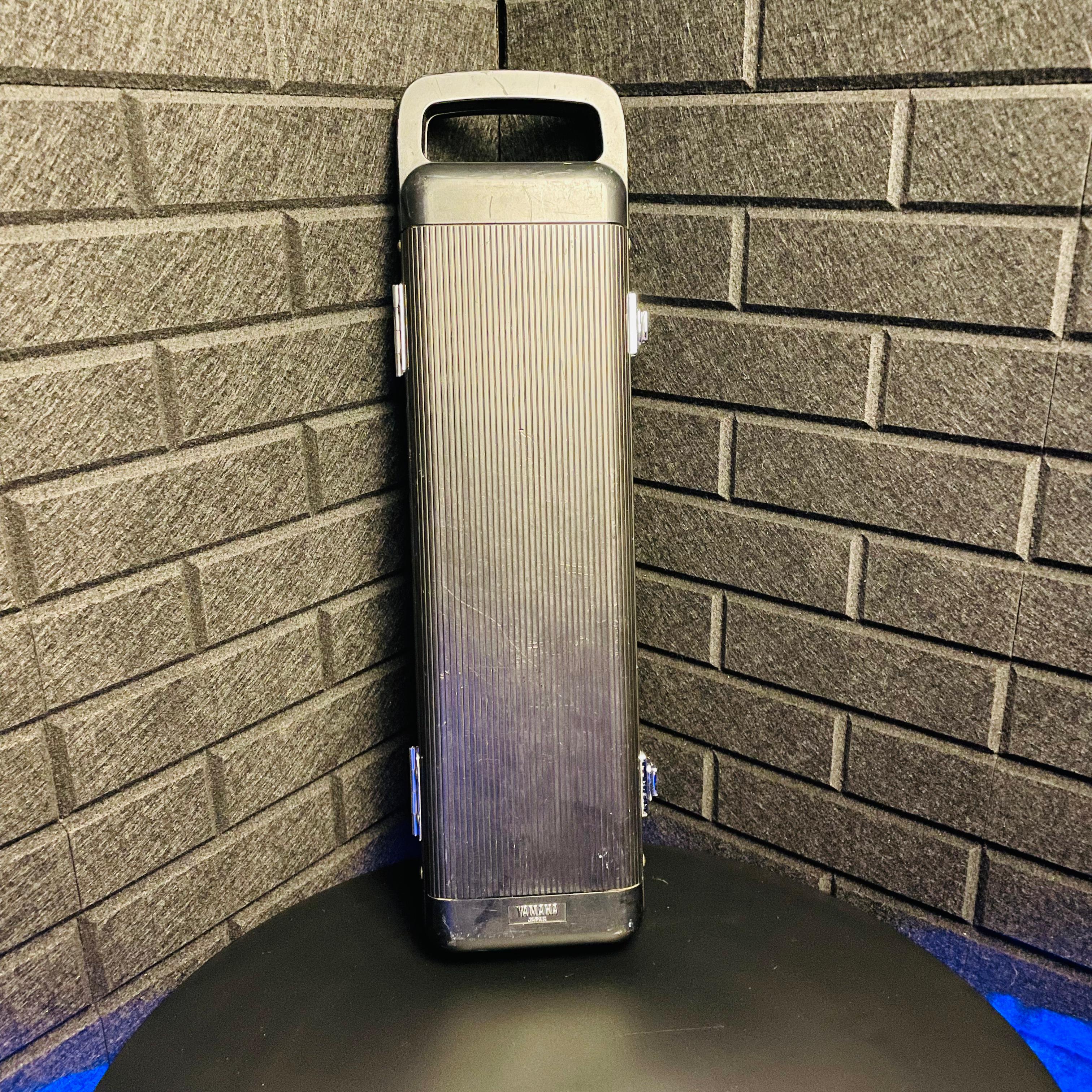 YAMAHA YFL211S FLUTE AND HARD CASE