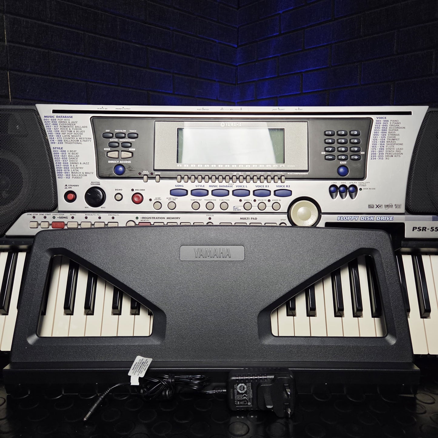 YAMAHA PSR550 PORTATONE 61 KEY MIDI KEYBOARD SYNTH