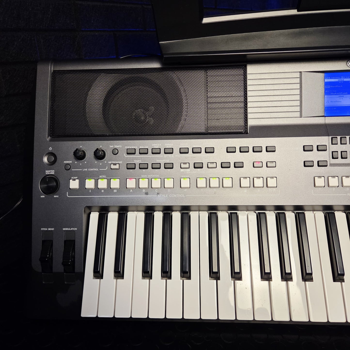 YAMAHA PSR-S670 61 KEY ARRANGER WORKSTATION KEYBOARD