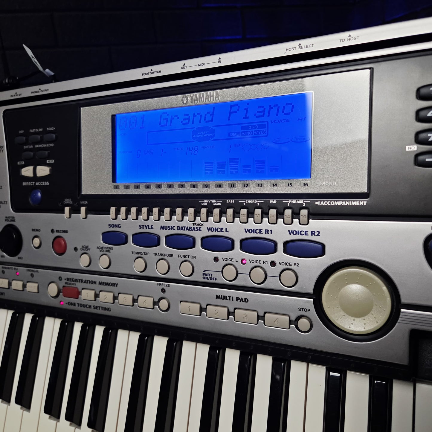 YAMAHA PSR550 PORTATONE 61 KEY MIDI KEYBOARD SYNTH