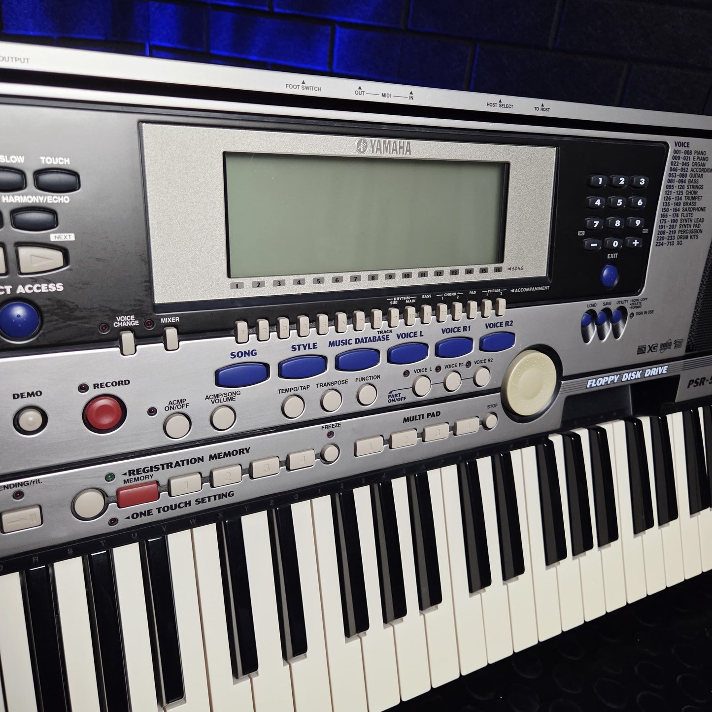 YAMAHA PSR550 PORTATONE 61 KEY MIDI KEYBOARD SYNTH
