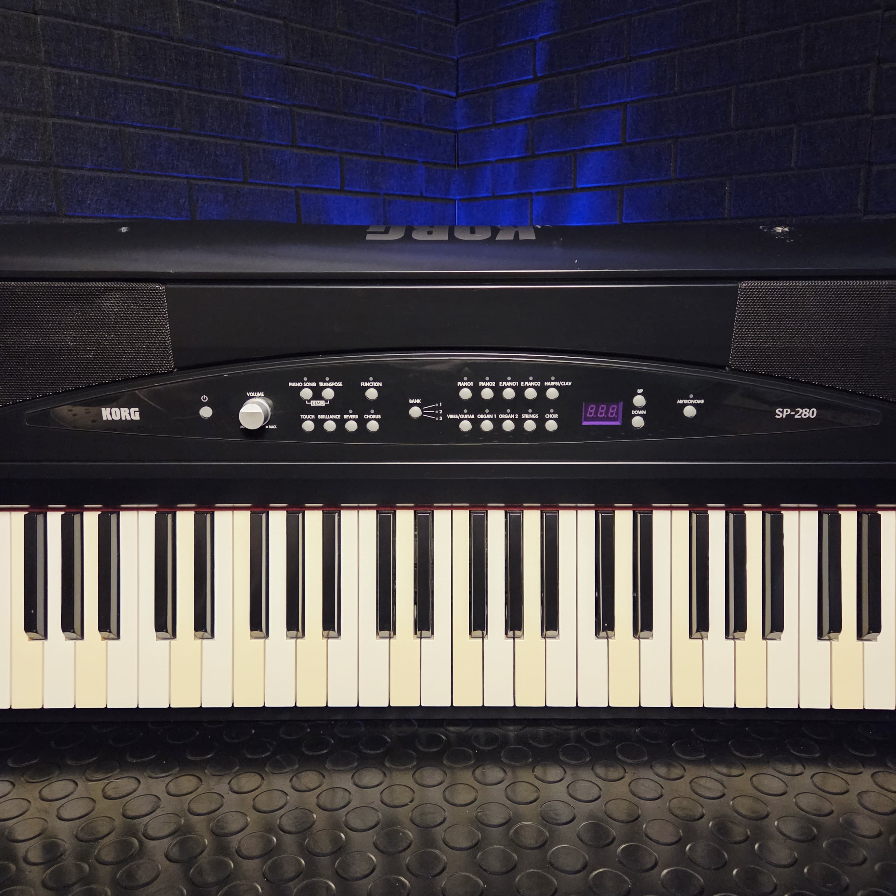 KORG SP280 DIGITAL PIANO WITH ACCESSORIES