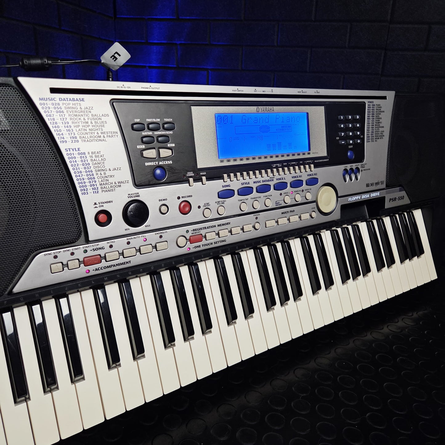 YAMAHA PSR550 PORTATONE 61 KEY MIDI KEYBOARD SYNTH