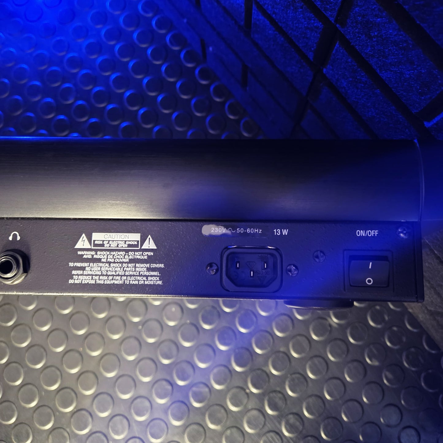 ALESIS QS7 76 KEY SYNTHESIZER KEYBOARD