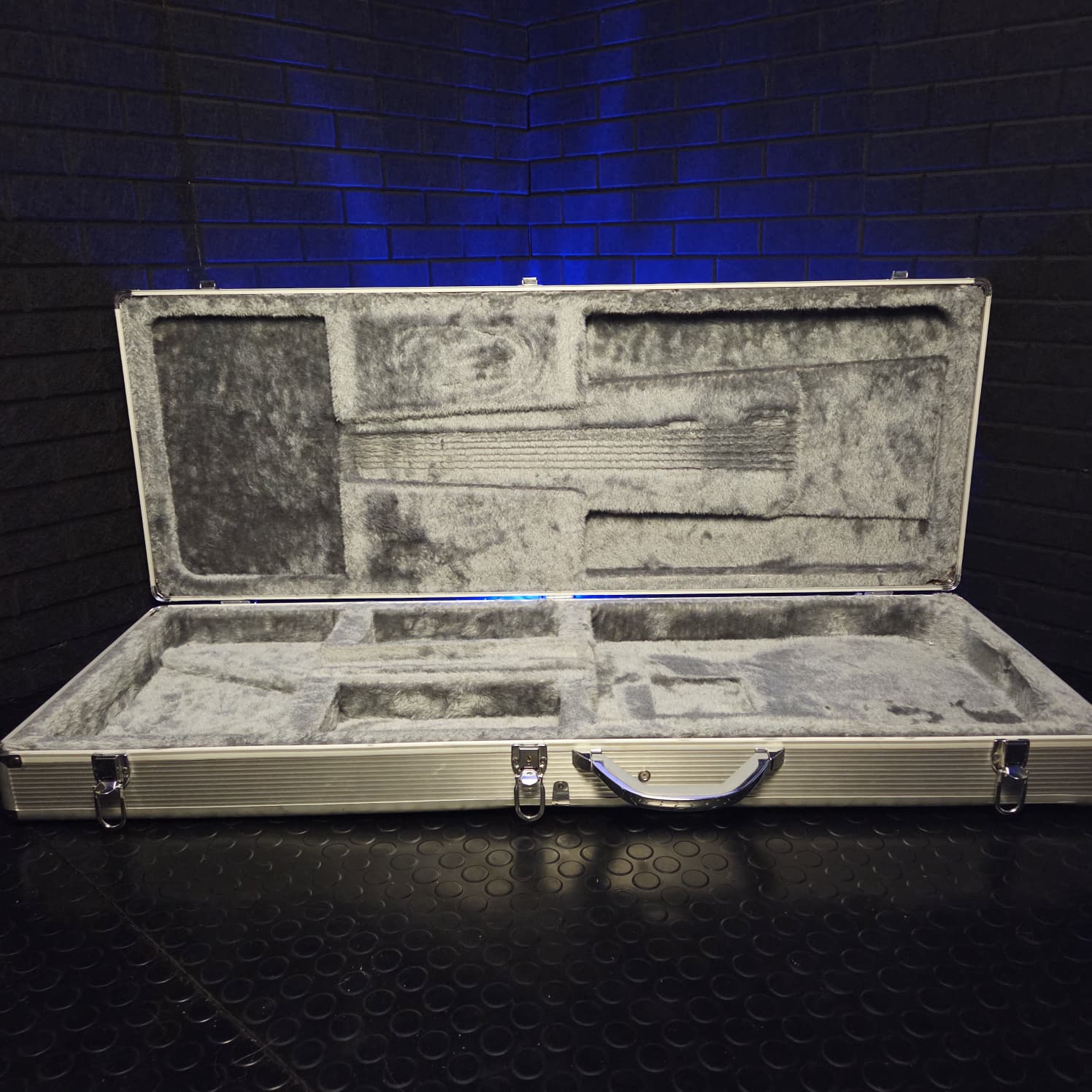 TGI ALUMINIUM ELECTRIC GUITAR HARD CASE