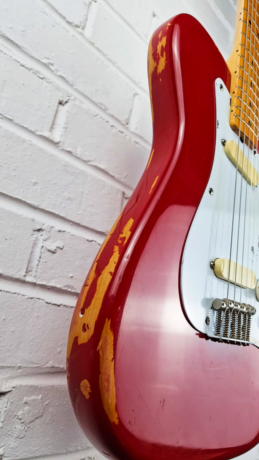 FENDER BULLET 1981 USA ROADWORN RED ELECTRIC GUITAR + OFFICIAL HARD CASE