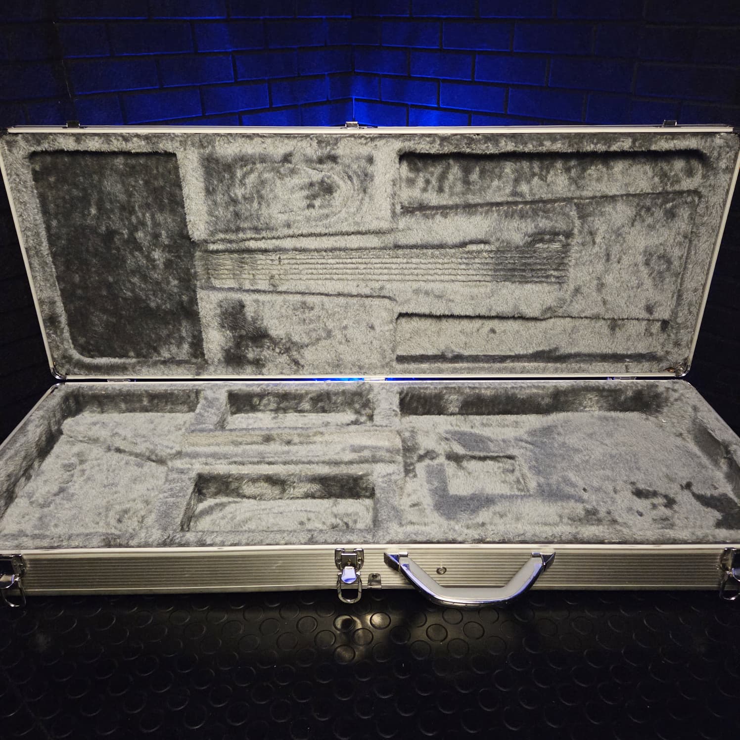 TGI ALUMINIUM ELECTRIC GUITAR HARD CASE