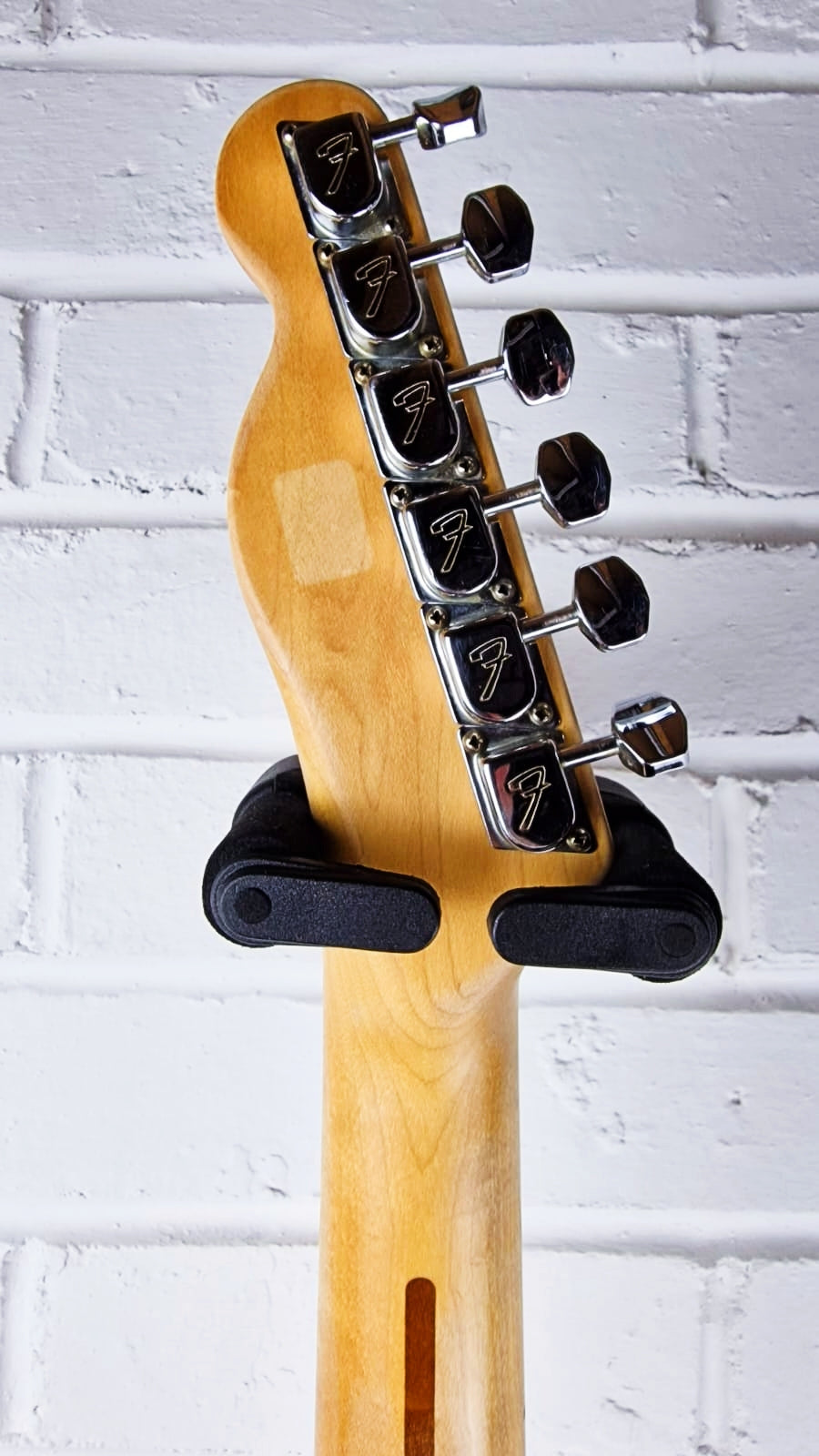 FENDER BULLET 1981 USA ROADWORN RED ELECTRIC GUITAR + OFFICIAL HARD CASE