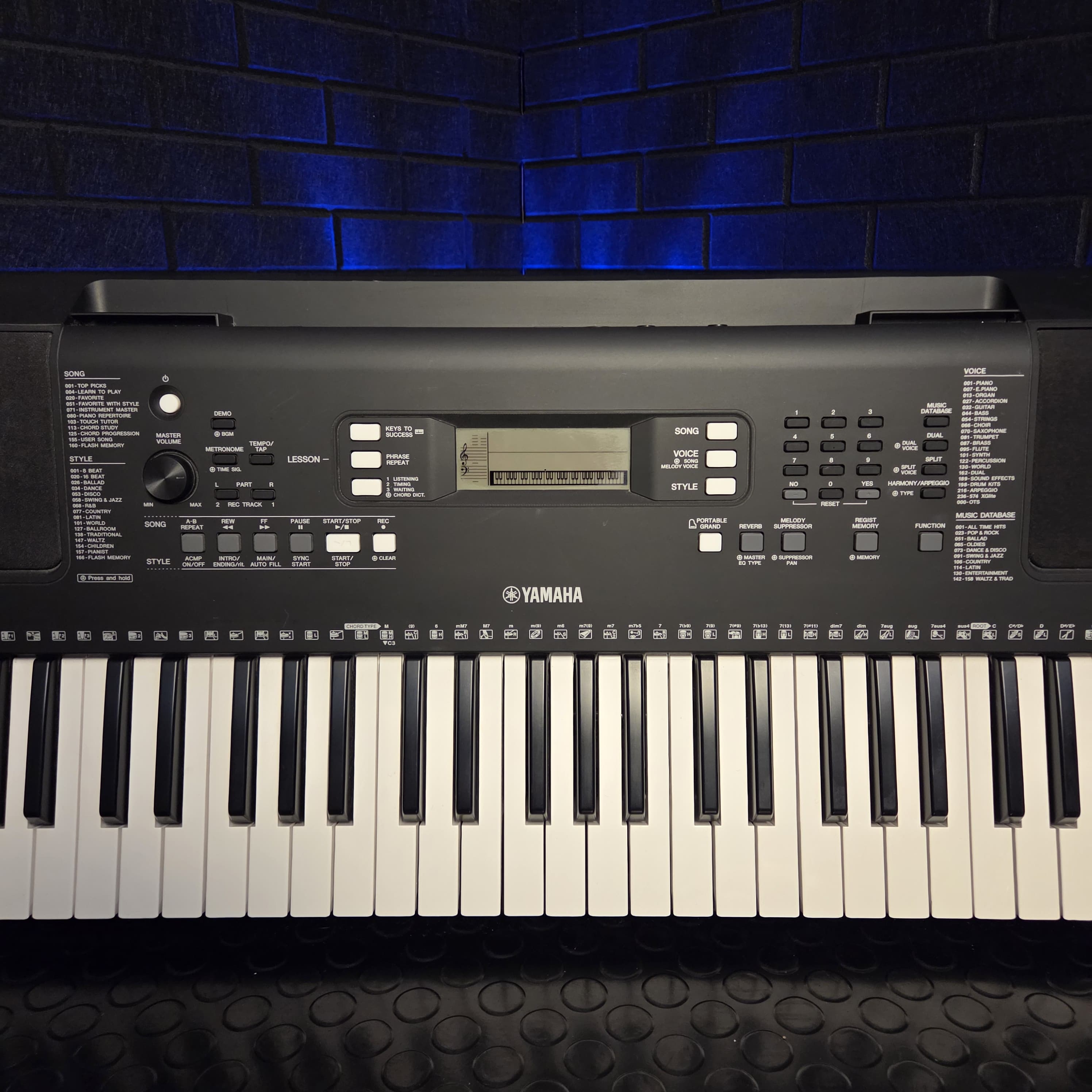 YAMAHA PSR E363 61 KEY ELECTRONIC KEYBOARD