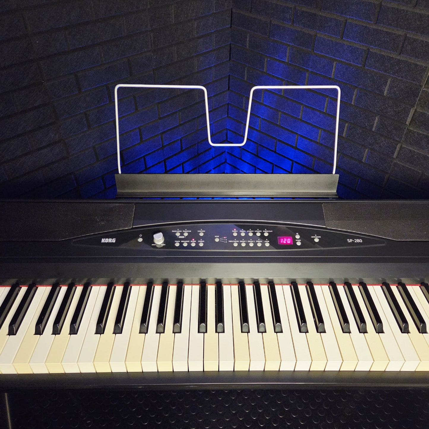 KORG SP280 DIGITAL PIANO WITH ACCESSORIES