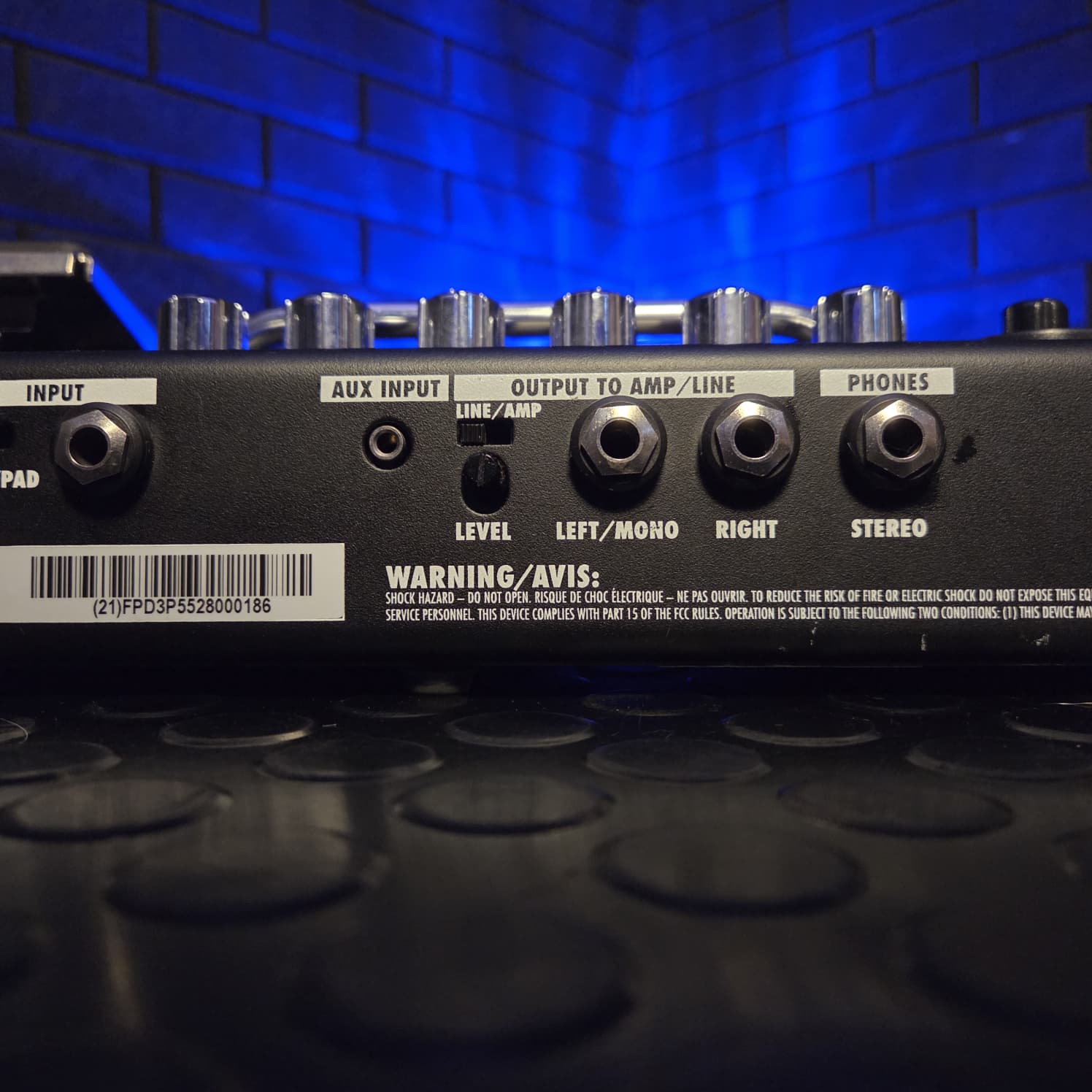 LINE 6 POD XT LIVE MULTI EFFECTS AMP MODELLER
