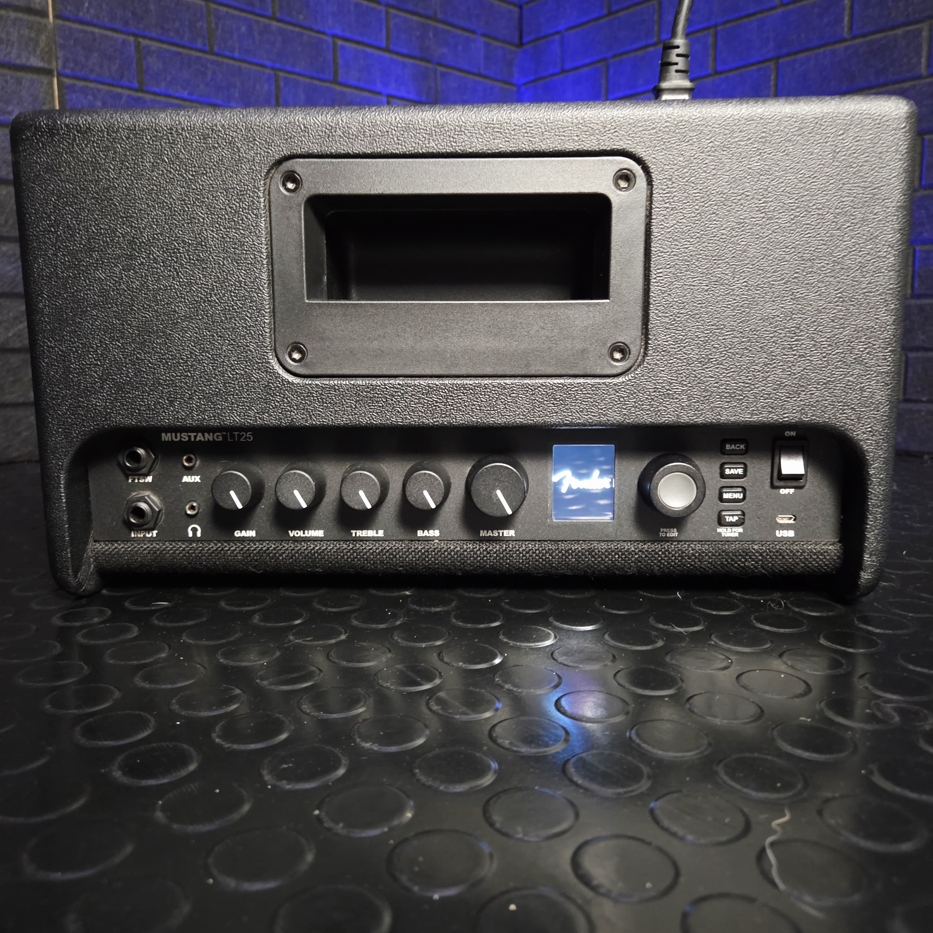 FENDER MUSTANG LT25 COMBO GUITAR AMP