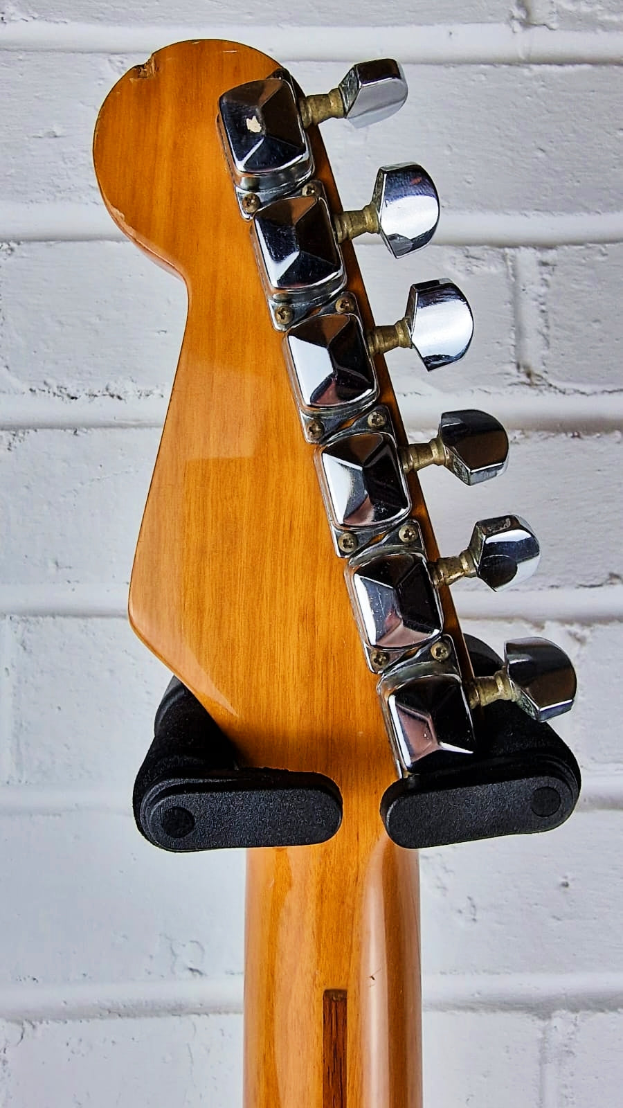 SUNN MUSTANG STRATOCASTER 1980s ELECTRIC GUITAR