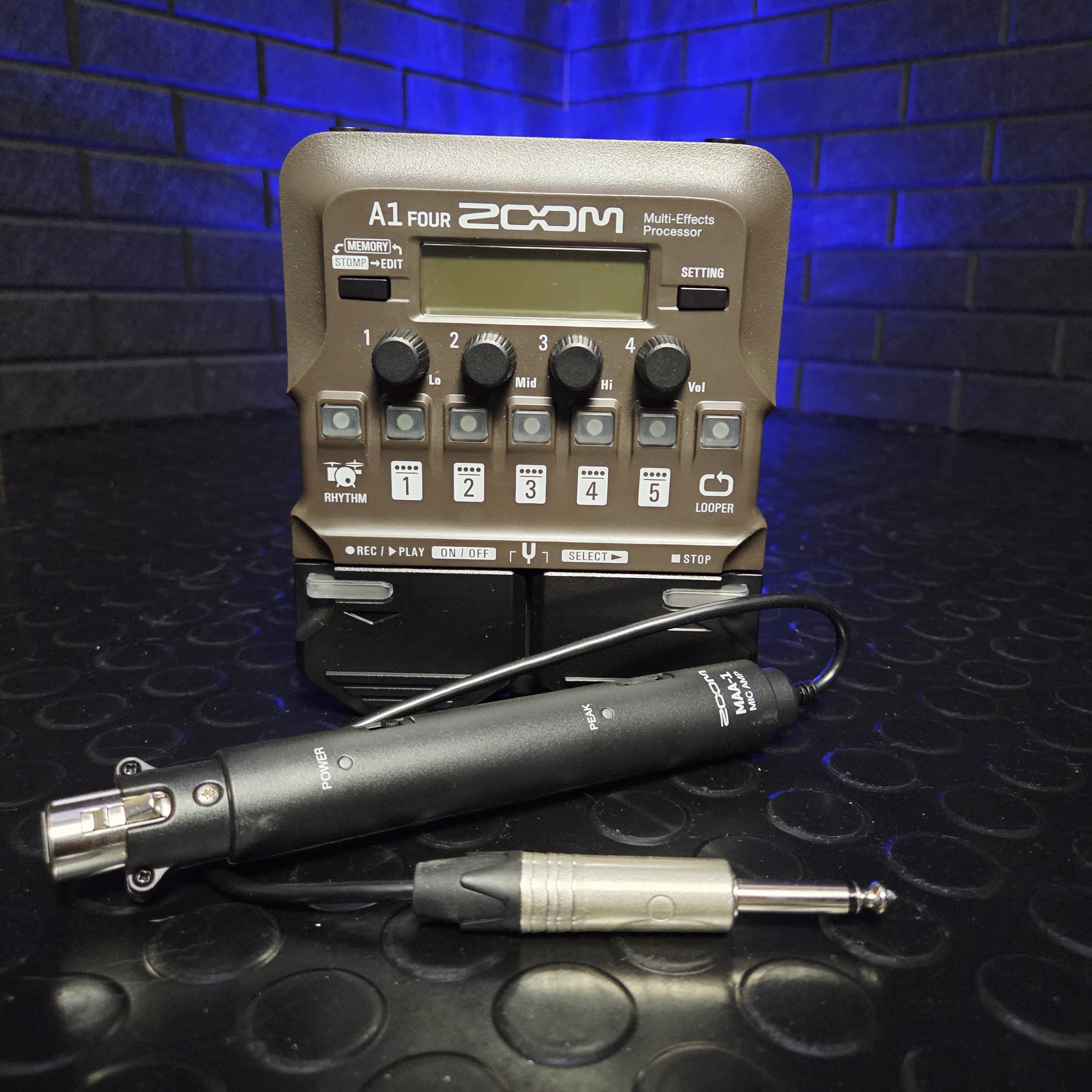 ZOOM A1 FOUR MULTI EFFECTS PROCESSOR