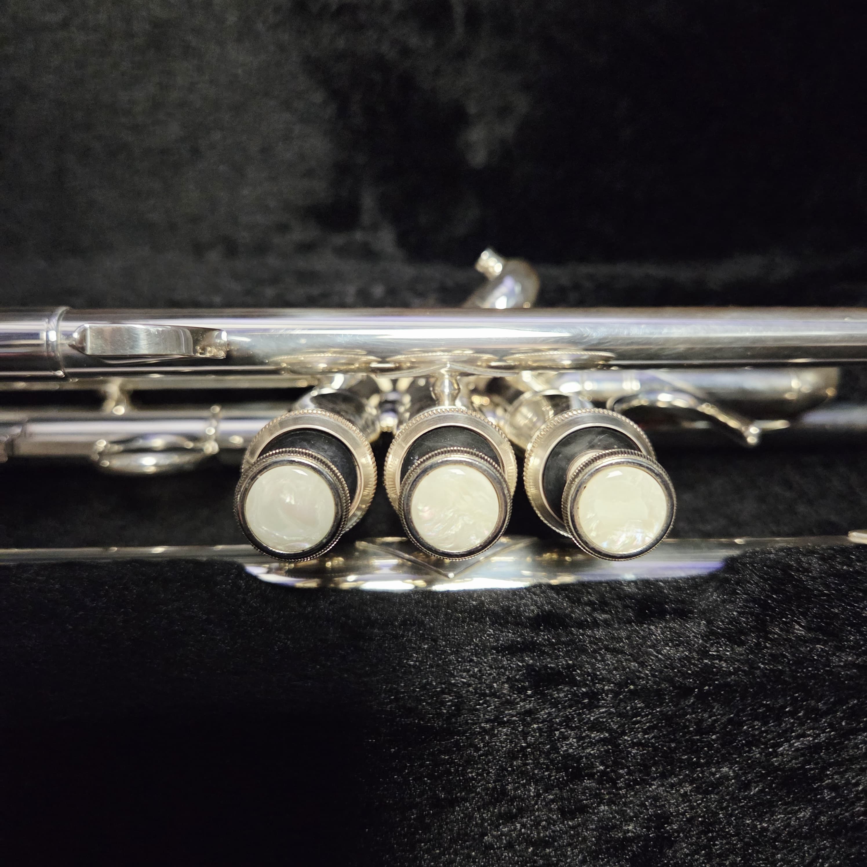 BACH USA TR500S Bb SILVER PLATED TRUMPET AND CASE