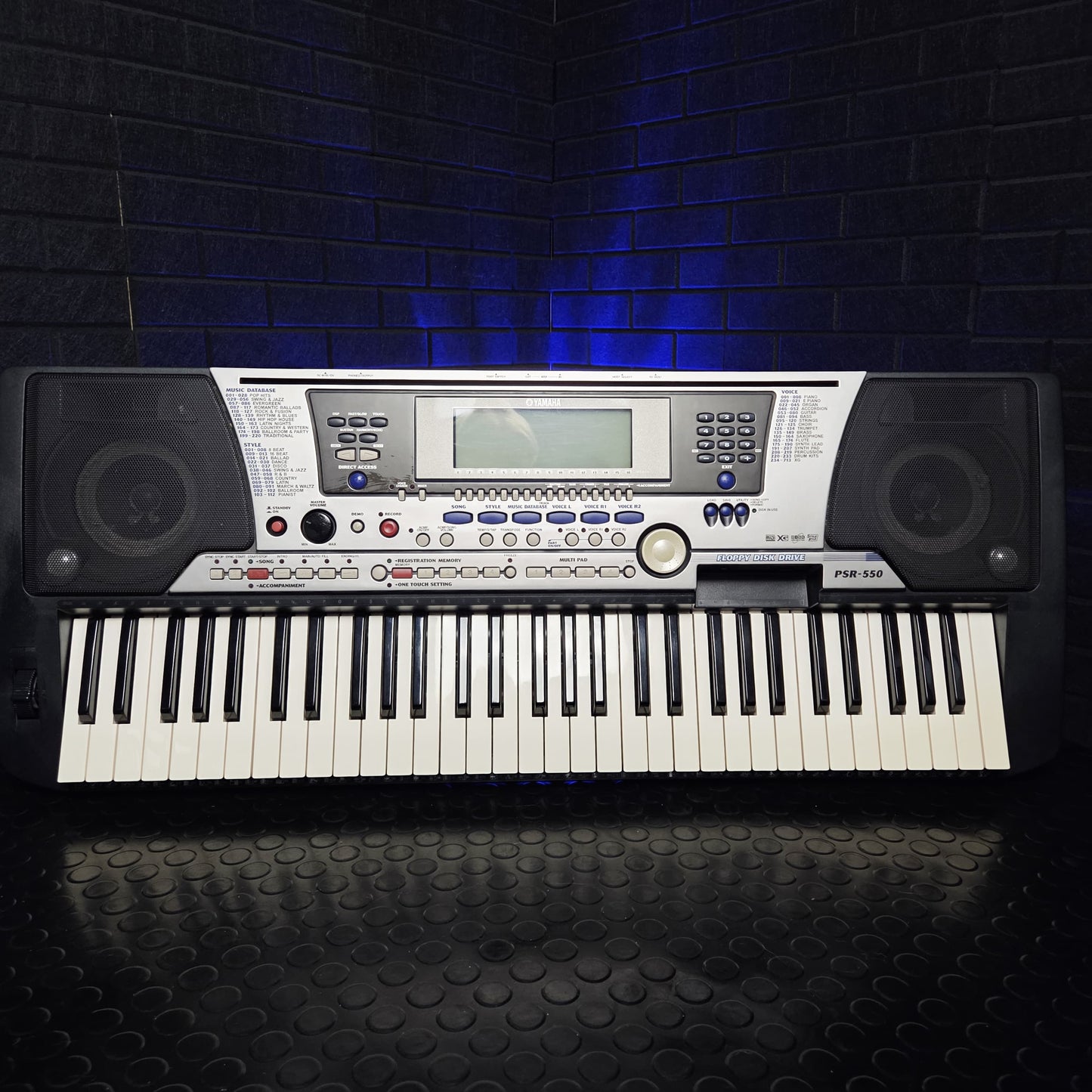 YAMAHA PSR550 PORTATONE 61 KEY MIDI KEYBOARD SYNTH