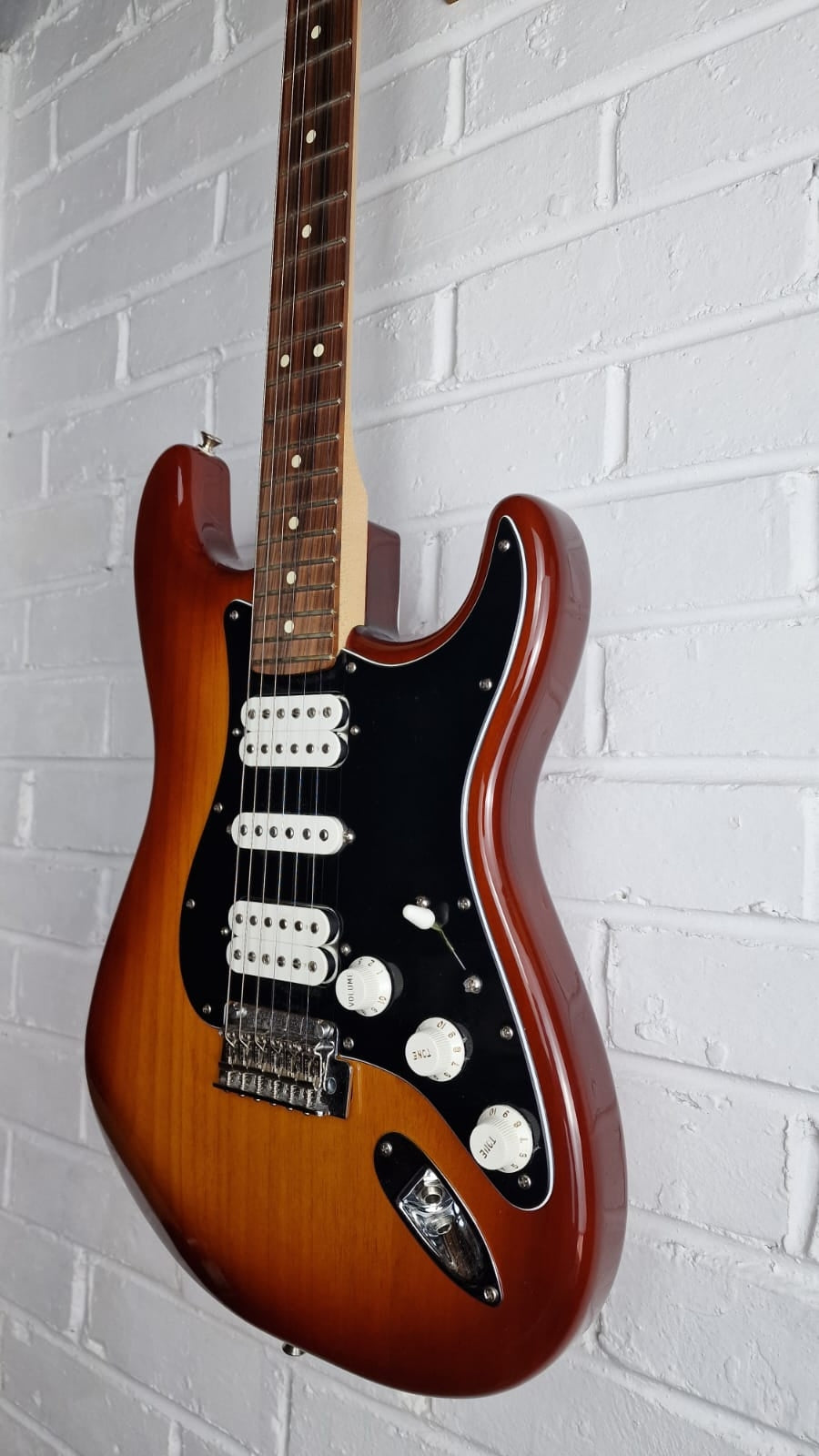 FENDER PLAYER STRATOCASTER HSH TOBACCO SUNBURST MIM ELECTRIC GUITAR