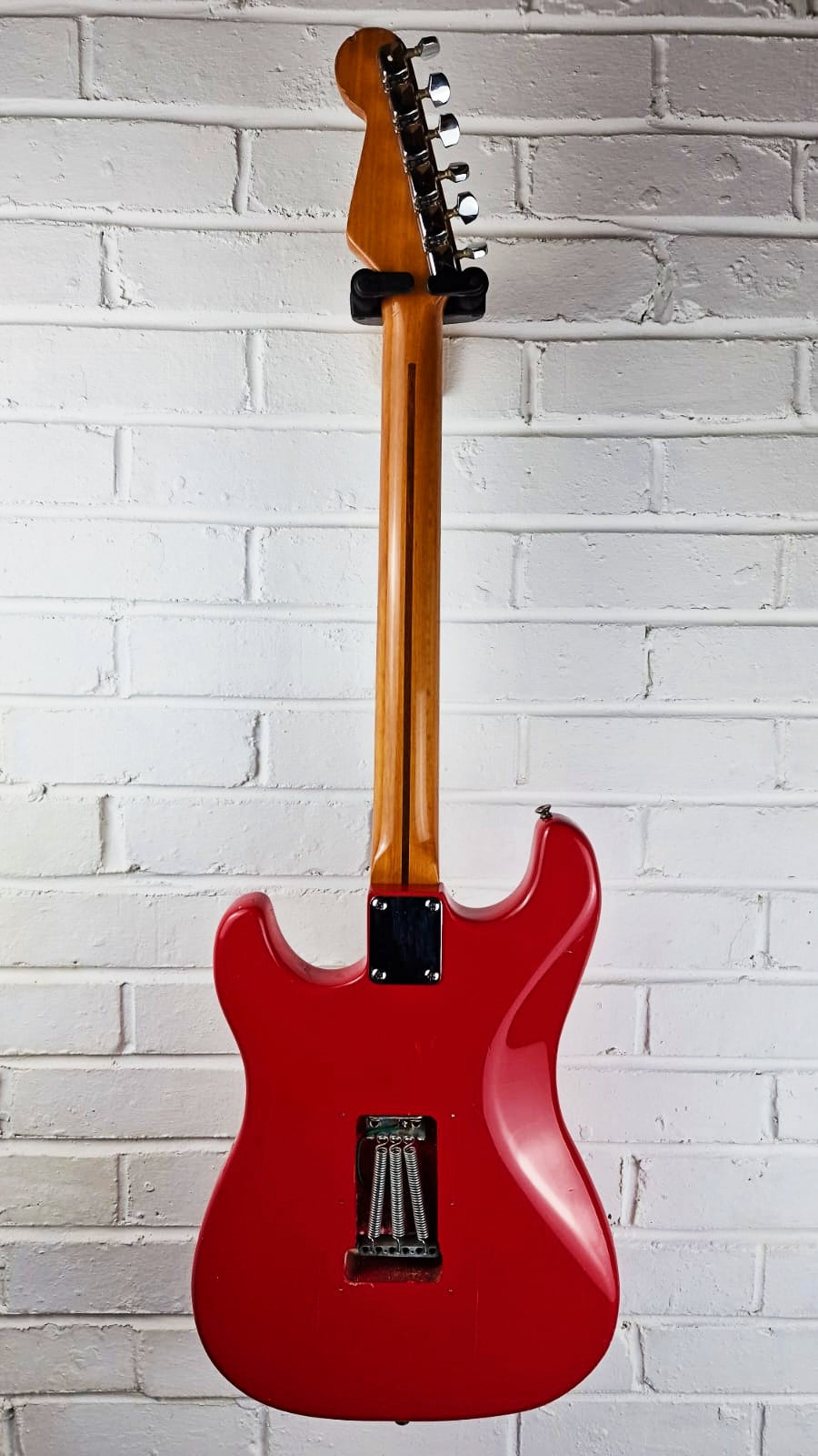 SUNN MUSTANG STRATOCASTER 1980s ELECTRIC GUITAR